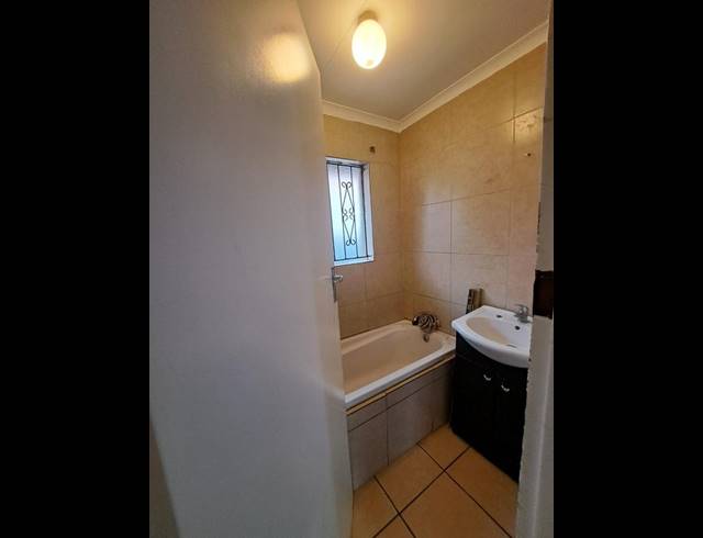 2 BEDROOM HOUSE FOR SALE IN SOSHANGUVE XX